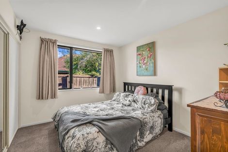 Photo of property in 10 Courtfield Close, Parklands, Christchurch, 8083