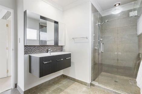 Photo of property in 16 Renlee Place, Shelly Park, Auckland, 2014