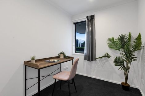 Photo of property in 72 Dillon Drive, Bell Block, New Plymouth, 4312