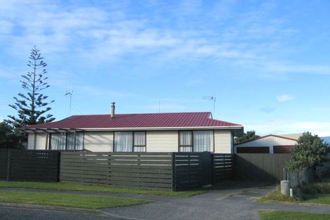 Photo of property in 9a Scott Avenue, Otaki Beach, Otaki, 5512
