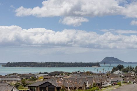 Photo of property in 32 Ridge Drive, Omokoroa, 3114