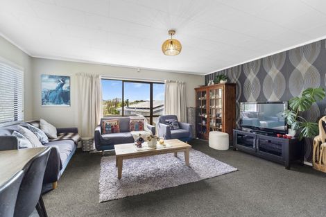 Photo of property in 24 Jasmine Grove, Maungaraki, Lower Hutt, 5010