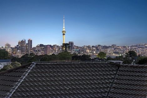 Photo of property in 21 Tui Glen Road, Birkenhead, Auckland, 0626