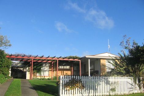 Photo of property in 2 Waihi Place, Westbrook, Palmerston North, 4412