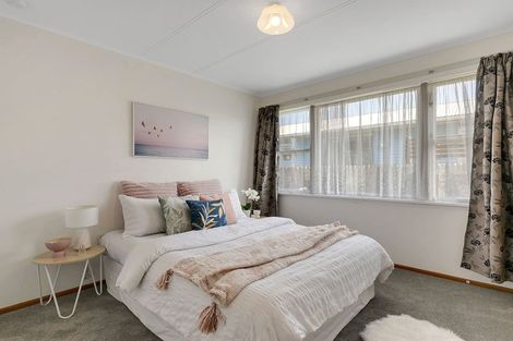Photo of property in 98 Driver Crescent, Cannons Creek, Porirua, 5024
