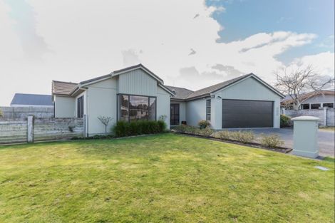 Photo of property in 1 Corfe Castle Lane, Levin, 5510