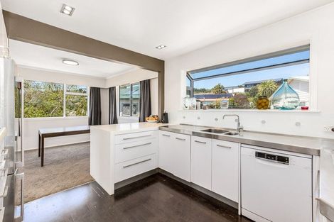 Photo of property in 7 Krishna Way, Khandallah, Wellington, 6035