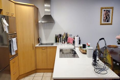 Photo of property in 5 Kent Terrace, Mount Victoria, Wellington, 6011