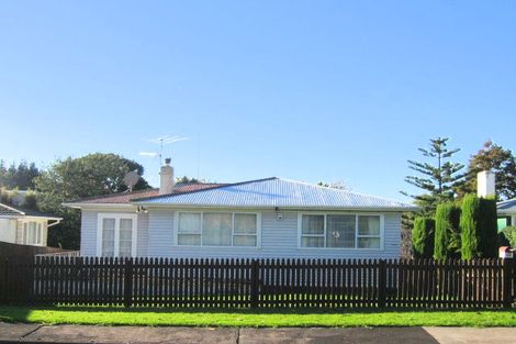 Photo of property in 32 Mclean Avenue, Papatoetoe, Auckland, 2025