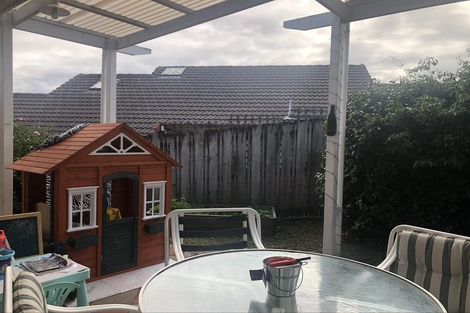 Photo of property in 2/4 Currell Way, Somerville, Auckland, 2014