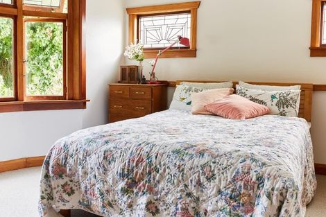 Photo of property in 12 Tamar Street, New Plymouth, 4310