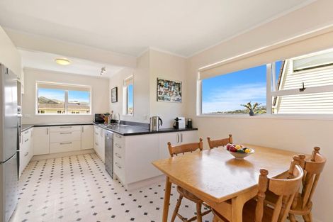 Photo of property in 9 Epping Grove, Karori, Wellington, 6012