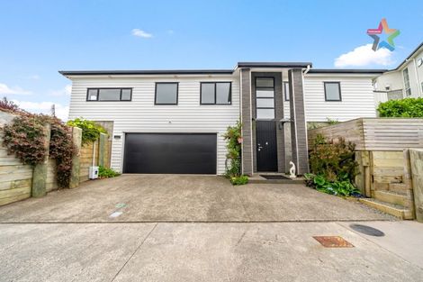 Photo of property in 6 Poto Road, Normandale, Lower Hutt, 5010
