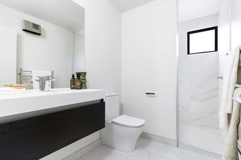 Photo of property in 2/27 Division Street, Riccarton, Christchurch, 8041