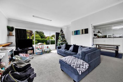 Photo of property in 14 Dives Avenue, Hawera, 4610