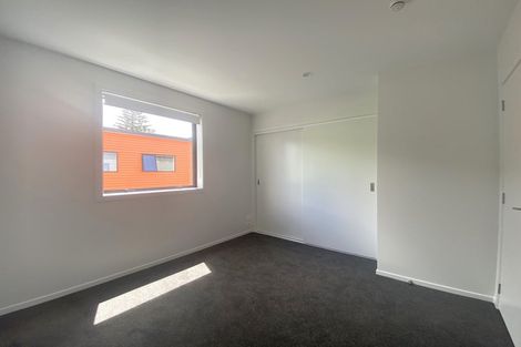 Photo of property in 8/1 Fruitvale Road, New Lynn, Auckland, 0600