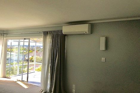 Photo of property in 1/1 Kaihu Street, Northcote, Auckland, 0627