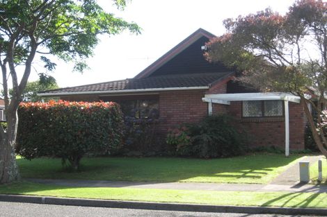 Photo of property in 16 Mcenroe Grove, Naenae, Lower Hutt, 5011