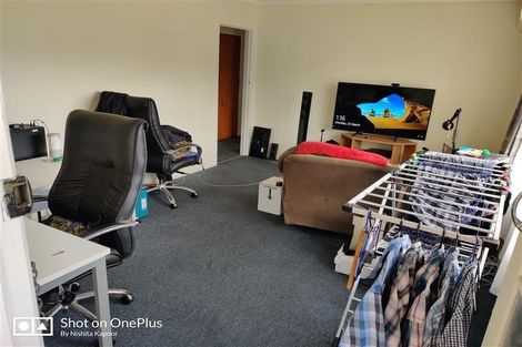 Photo of property in 2/3 Sutton Crescent, Papatoetoe, Auckland, 2025