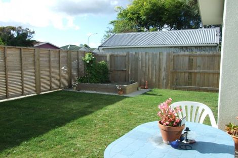 Photo of property in 12 Oxford Street, Hokowhitu, Palmerston North, 4410