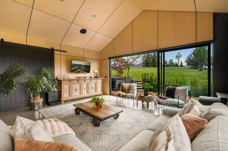 Photo of property in 37 Pendeen Crescent, Jacks Point, Queenstown, 9371