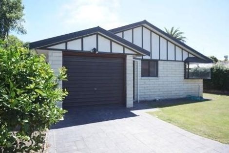 Photo of property in 1 Pound Street, Amberley, 7410