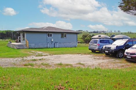 Photo of property in 17 Ranganui Road, Kaiwaka, 0573