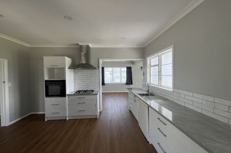 Photo of property in 30 Kings Drive, Levin, 5510