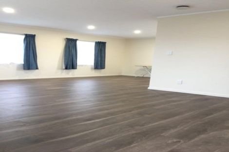 Photo of property in 2/9 Midvale Place, Burswood, Auckland, 2013