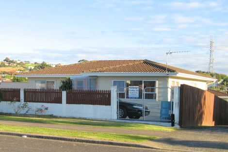 Photo of property in 21 Dillon Crescent, Clover Park, Auckland, 2019