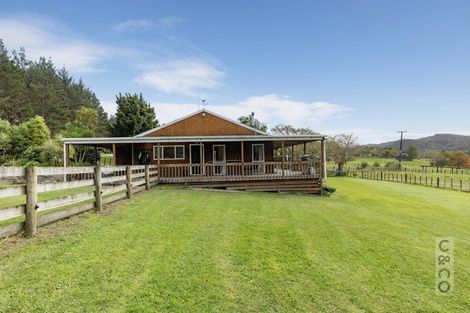Photo of property in 293 Ararimu Valley Road, Helensville, Waimauku, 0882