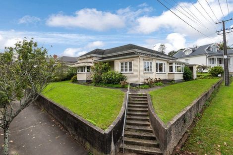 Photo of property in 10 Cheltenham Road, Devonport, Auckland, 0624