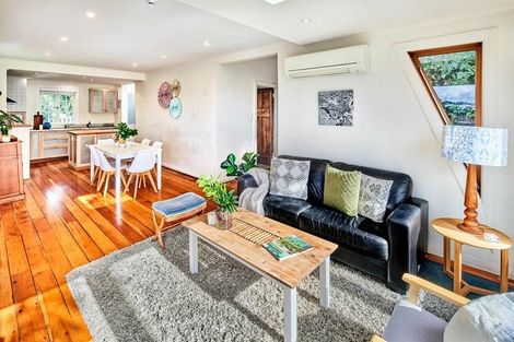 Photo of property in 9 Northland Road, Northland, Wellington, 6012