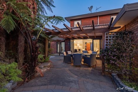 Photo of property in 21 Galveston Grove, Totara Park, Upper Hutt, 5018