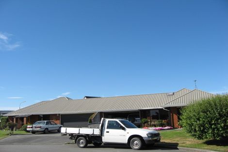 Photo of property in 1/19 Farnley Place, Parklands, Christchurch, 8083