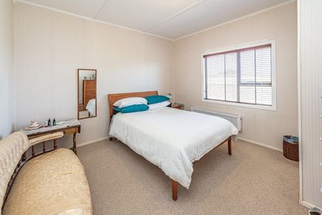 Photo of property in 13 Okiwa Terrace, Waiinu Beach, Whanganui, 4588