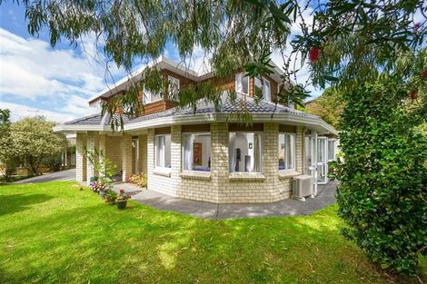 Photo of property in 32 Crestview Place, Browns Bay, Auckland, 0630