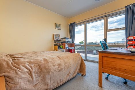 Photo of property in 16 Dalzien Place, Feilding, 4702