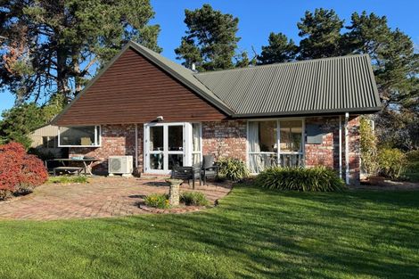 Photo of property in 162 Ashworths Road, Amberley, 7481