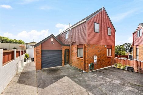 Photo of property in 2/6 Sturm Avenue, Massey, Auckland, 0614