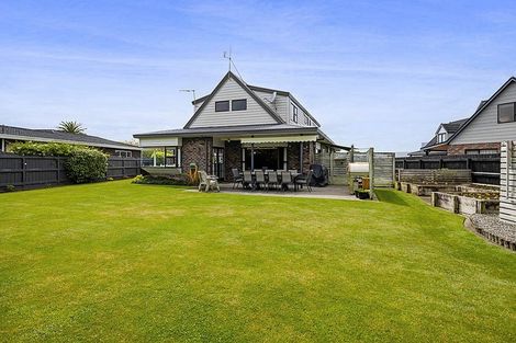 Photo of property in 11 County Drive, Hawera, 4610