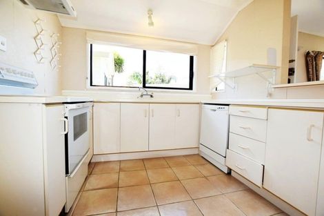 Photo of property in 3 Chardon Place, Henderson, Auckland, 0612