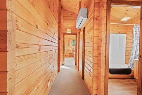 Photo of property in 16 Chalet Crescent, Hanmer Springs, 7334