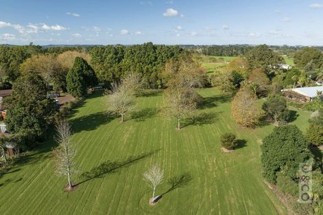 Photo of property in 408 Taupaki Road, Kumeu, 0892