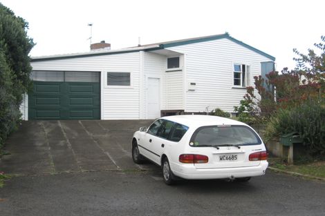 Photo of property in 4 Kowhai Grove, Raumati Beach, Paraparaumu, 5032