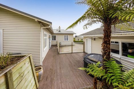 Photo of property in 183 Tukapa Street, Westown, New Plymouth, 4310