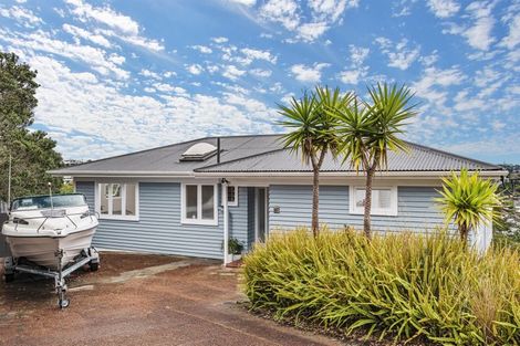 Photo of property in 143 Browns Bay Road, Browns Bay, Auckland, 0630