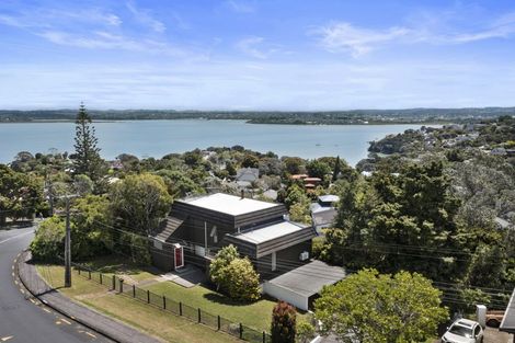 Photo of property in 53 Island Bay Road, Beach Haven, Auckland, 0626