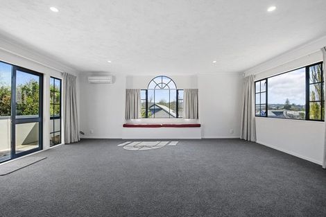 Photo of property in 17 Tokay Place, Huapai, Kumeu, 0810