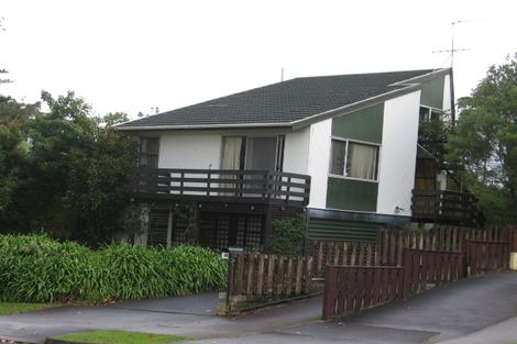 Photo of property in 33 Kurnell Drive, Botany Downs, Auckland, 2010